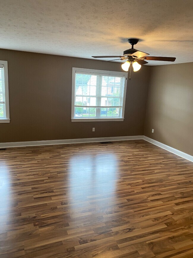 Building Photo - 711 Wyndhurst Dr