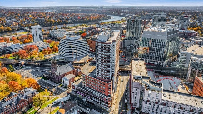 Building Photo - 110 Somerset St