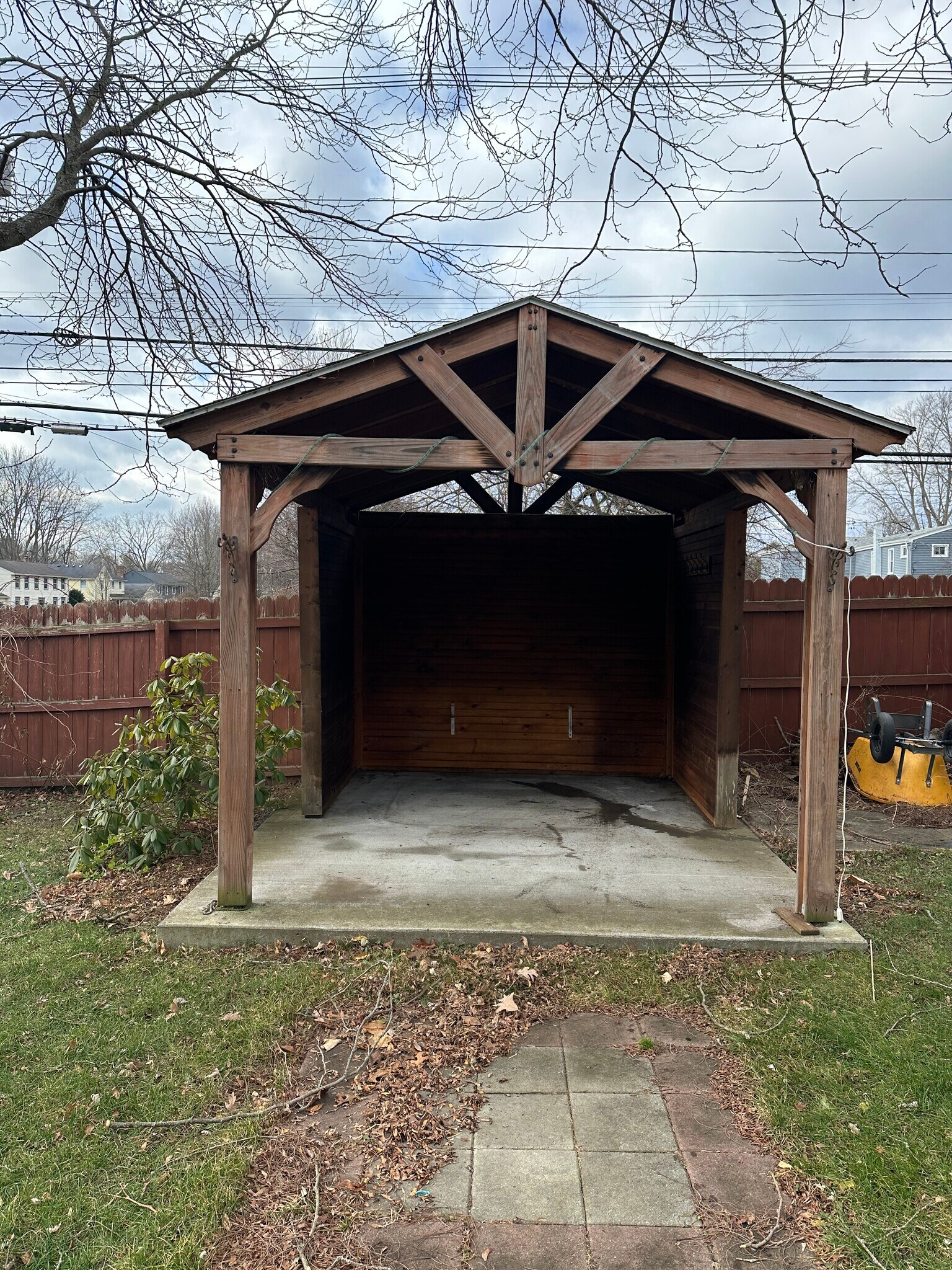 Pergula - 260 Jefferson Ave