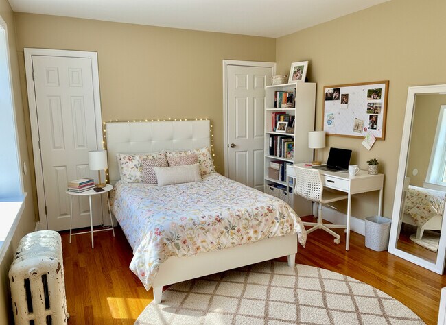 Building Photo - 328 St Paul St