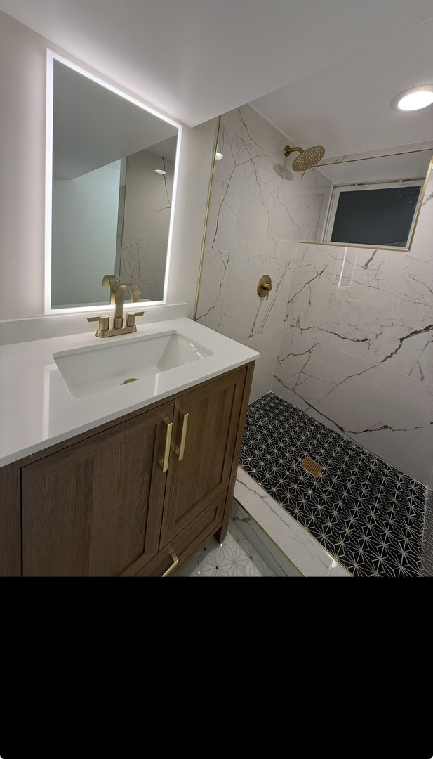 Building Photo - 3811 W 61st St