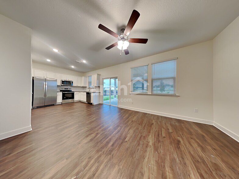 Building Photo - 1003 Tan Tara Trl