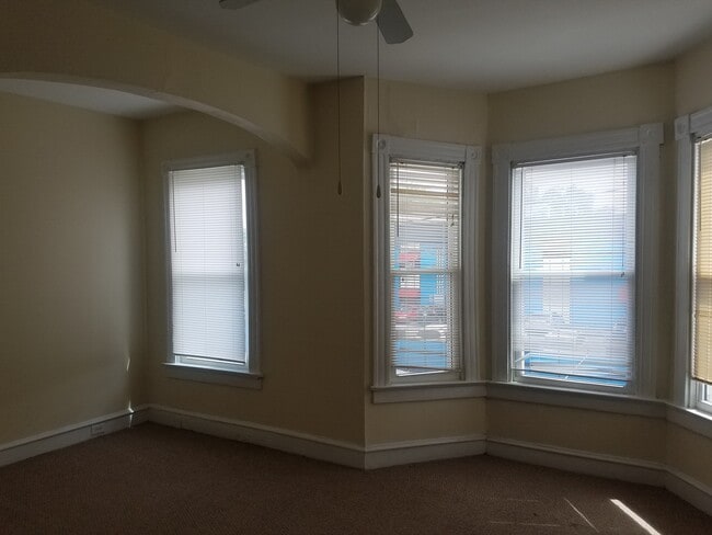 Building Photo - ROB22S