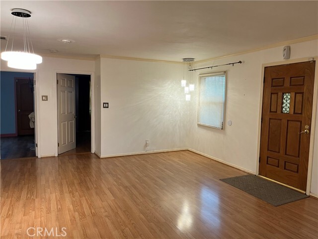 Building Photo - 13314 S Oleander Ave