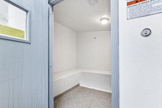 Building Photo - 405 Plantation Rd