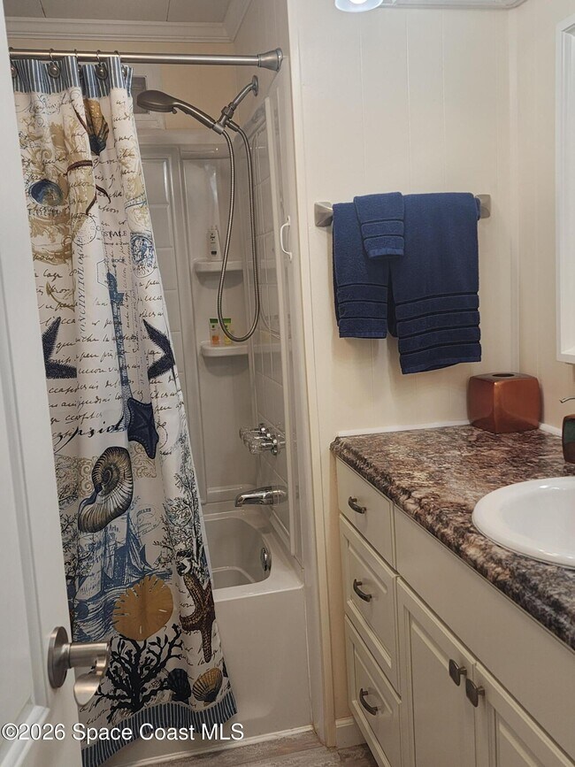 Building Photo - 380 Norwich Ln