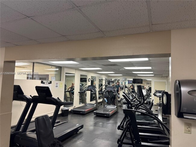 Building Photo - 9450 Poinciana Pl