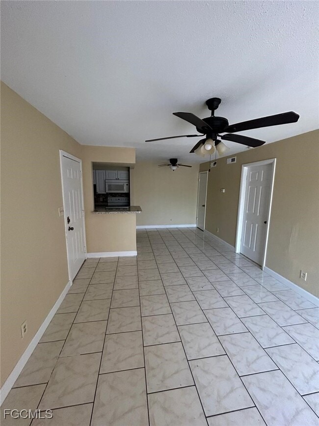 Building Photo - 2845 Winkler Ave