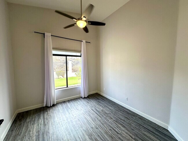 Building Photo - Gorgeous remodel update! No neighbors behind hillside lot