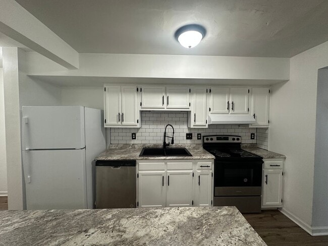 Building Photo - 414 Myrtlewood Cir