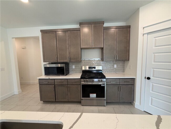 Building Photo - 241 Ryker Rdg