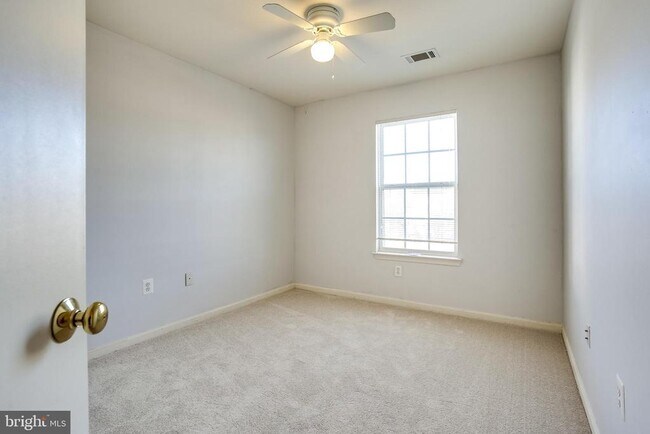 Building Photo - 100 Penwick Cir