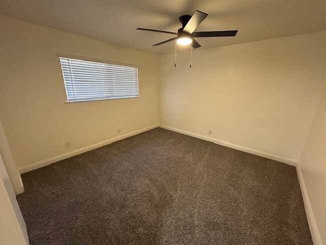 Building Photo - 1608-1610 S Central