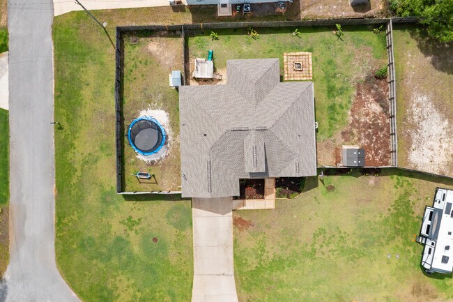 Building Photo - 6042 Capitol Dr