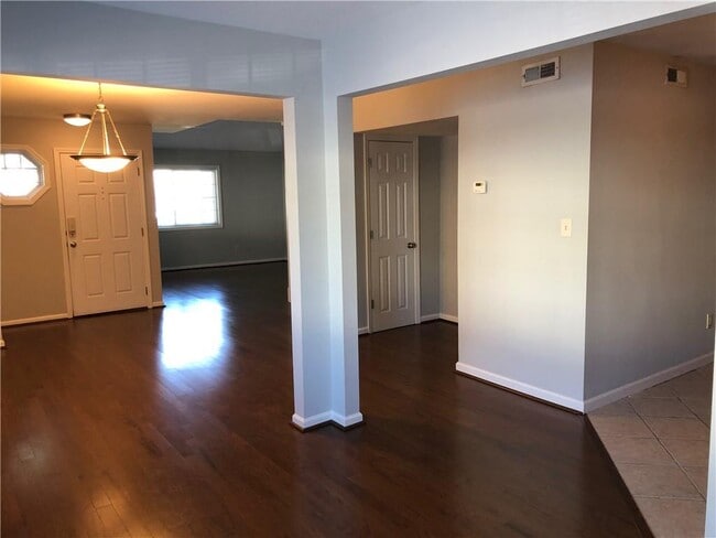 Building Photo - 1468 Briarwood Rd NE