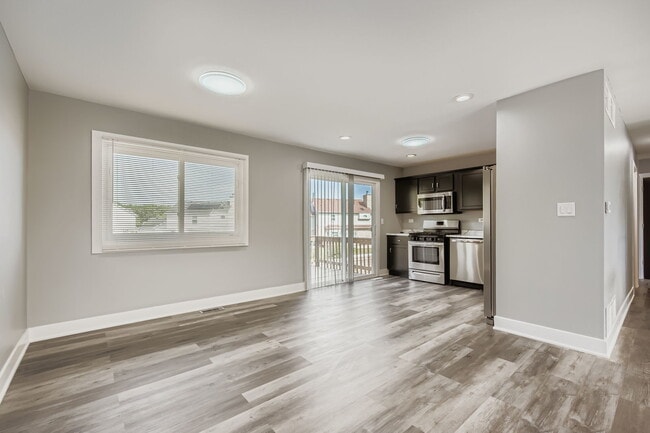 Building Photo - 5611 Allemong Dr