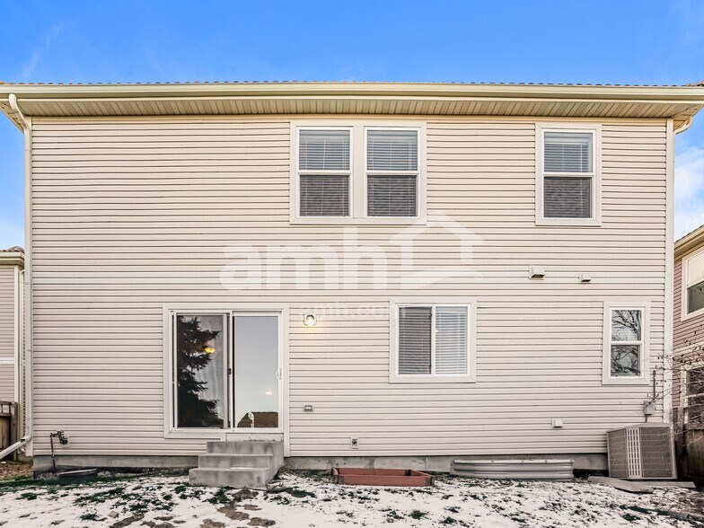 Building Photo - 1852 Quartz St