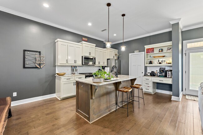 Building Photo - 103 Allisha Ct