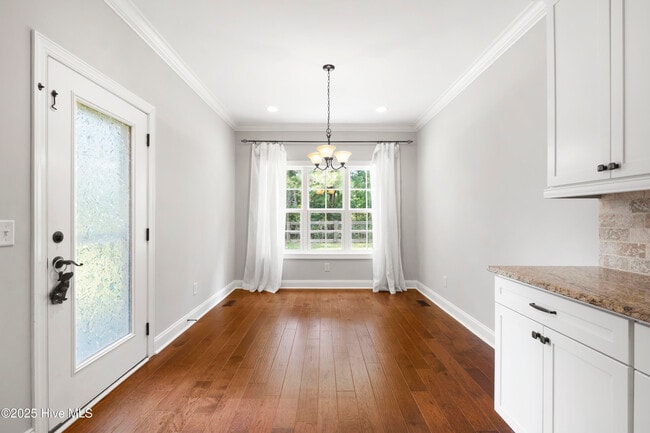 Building Photo - 585 Herons Brook Dr