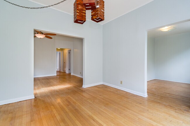 Building Photo - 2650 N Saint Louis Ave