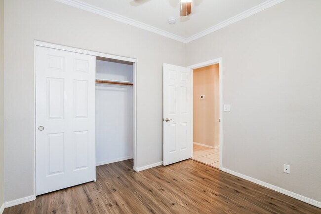 Building Photo - 1931 S Noble