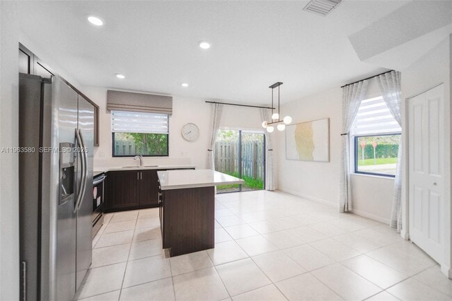 Building Photo - 20814 NE 5th Ct