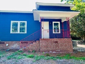 Building Photo - 304 Crystal Lake Dr
