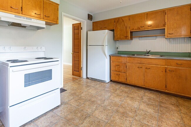 Building Photo - 2728 Riedling Dr