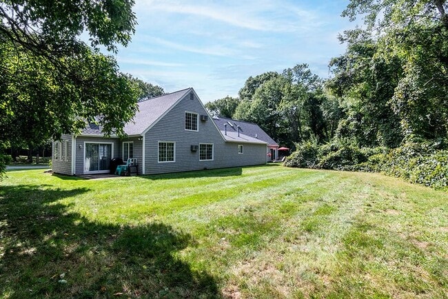 Building Photo - 43 Riverdell Dr