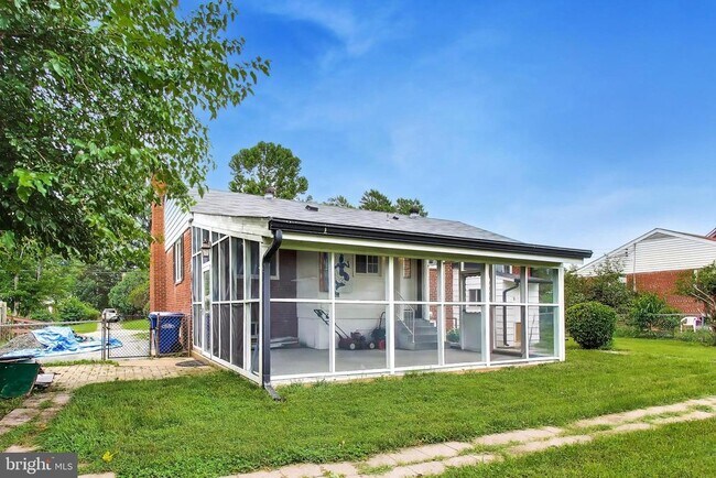 Building Photo - 7215 Normandy Ln