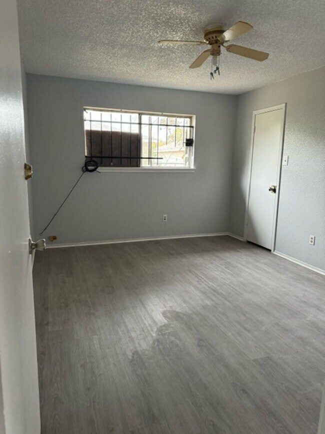 Building Photo - 12814 Greenshire Dr