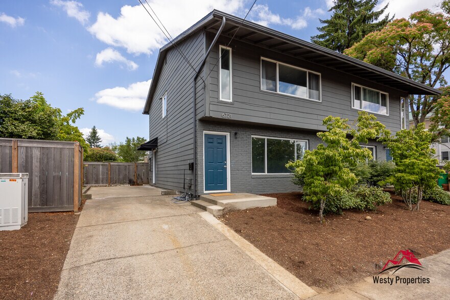 Building Photo - 6721 NE Klickitat St