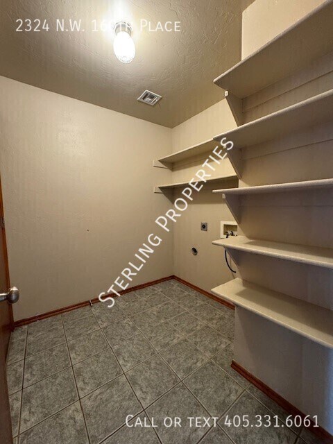 Building Photo - 2324 NW 160th Pl