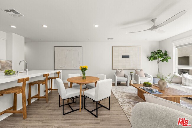 Building Photo - 2111 N Cahuenga Blvd