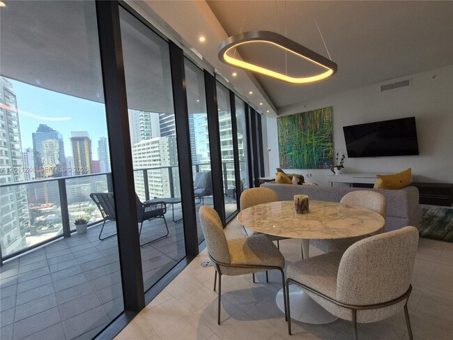 Building Photo - 1000 Brickell Plaza