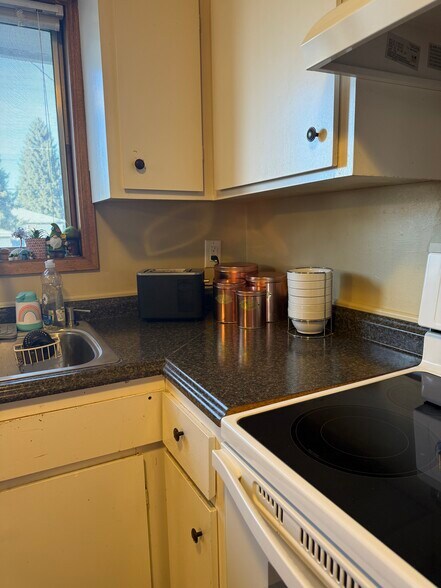 Building Photo - 2223 E Joseph Ave