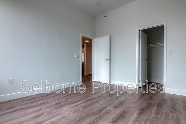 Building Photo - 1401 Jackson St