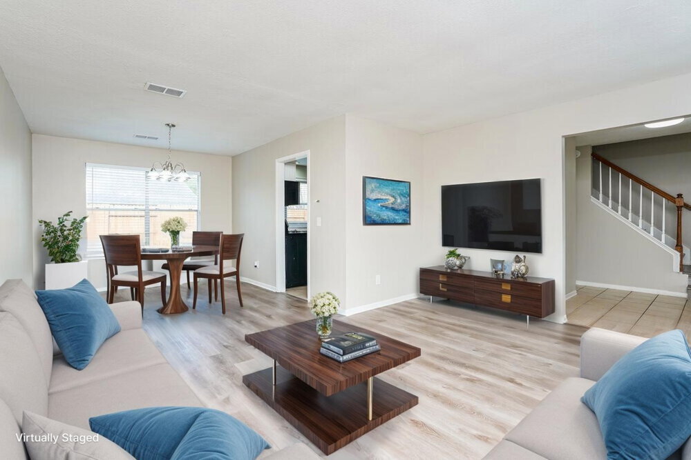 Building Photo - 18162 Holly Green Dr