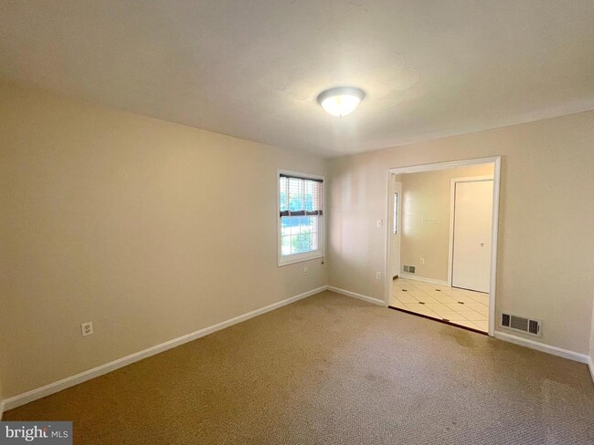 Building Photo - 11717 Rivershore Dr