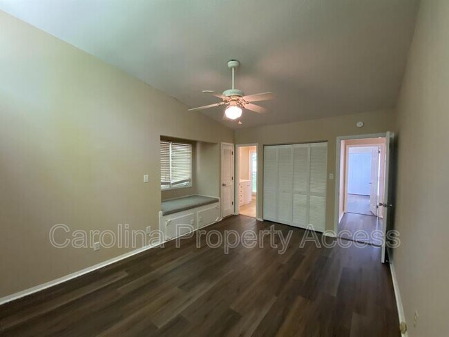 Building Photo - 102 Polks Pl
