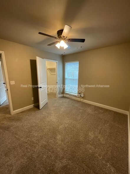 Building Photo - 6110 NW McClellen St