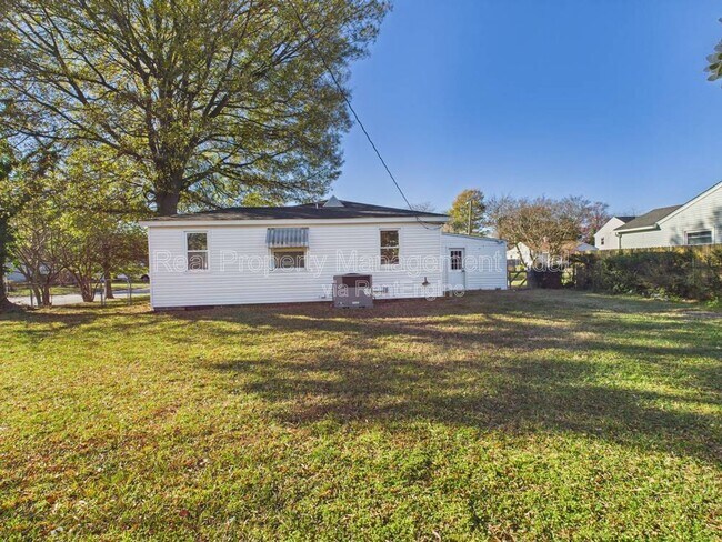 Building Photo - 8000 Diggs Rd