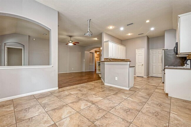 Building Photo - 118 N Willow Point Cir