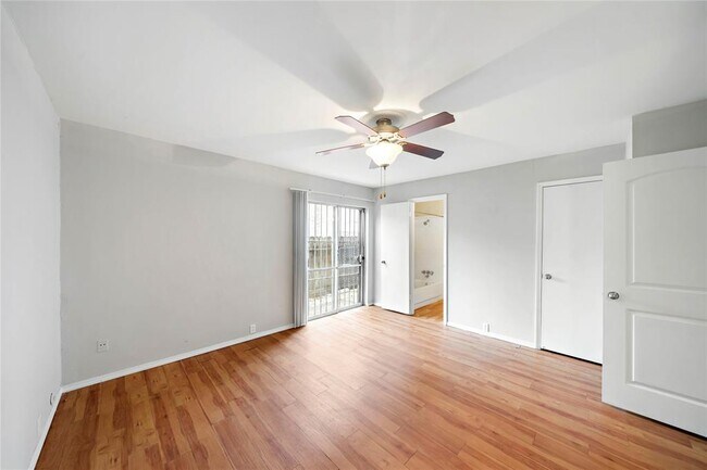 Building Photo - 525 Heights Blvd