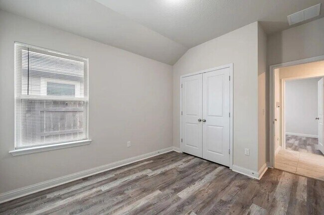 Building Photo - 8214 Cottage Rose Dr