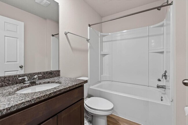 Building Photo - 129 Wellwood Ln
