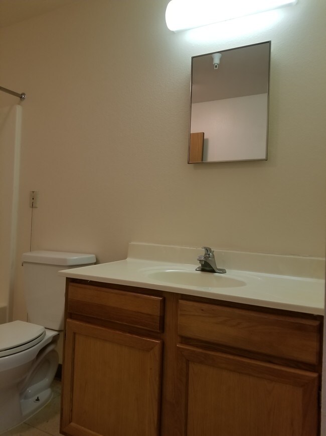 Building Photo - Syringa Plaza Apartments