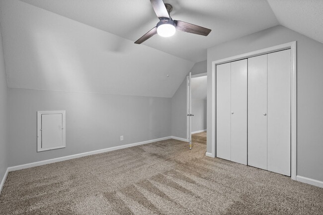 Building Photo - 3421 Oak Lawn Dr
