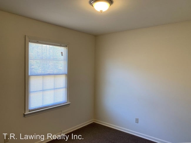 Building Photo - 1 Chesterfield Ct