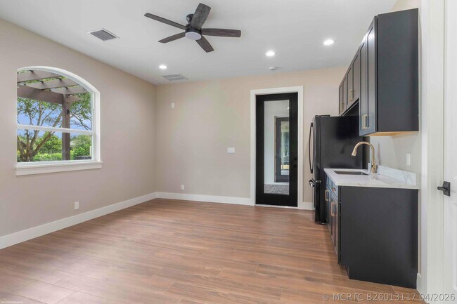 Building Photo - 4985 Stables Way